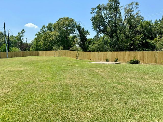 202 Almond Drive, Baytown, TX 77520