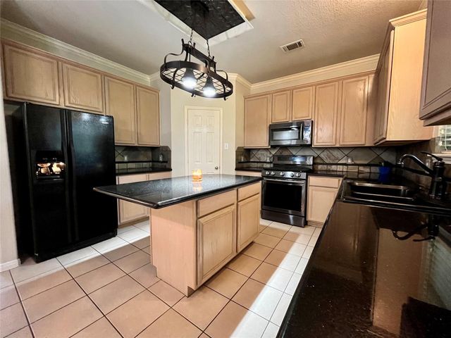 202 Almond Drive, Baytown, TX 77520