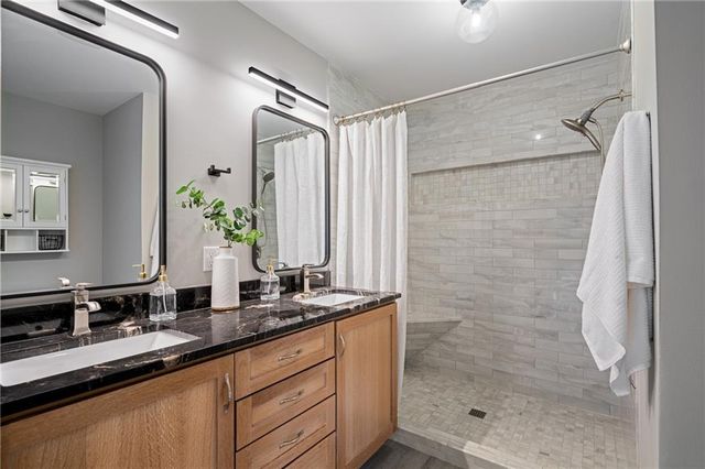 21505 W 50th Street, Shawnee, KS 66226