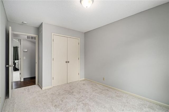 21505 W 50th Street, Shawnee, KS 66226