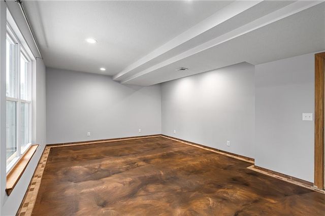 21505 W 50th Street, Shawnee, KS 66226