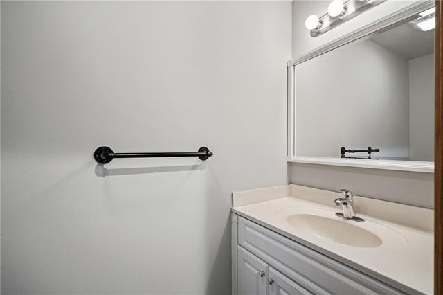 21505 W 50th Street, Shawnee, KS 66226