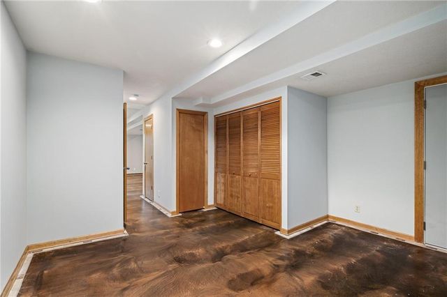 21505 W 50th Street, Shawnee, KS 66226