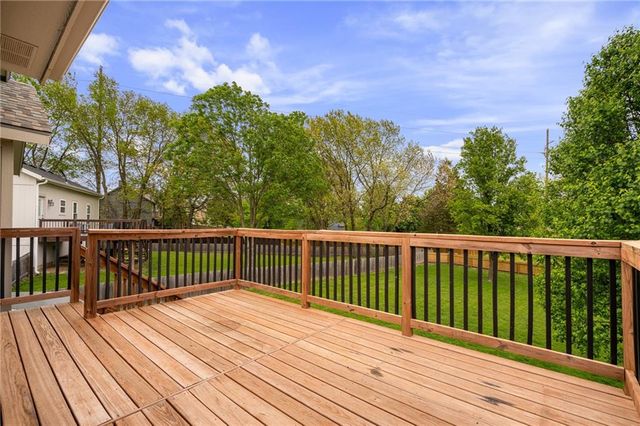 21505 W 50th Street, Shawnee, KS 66226