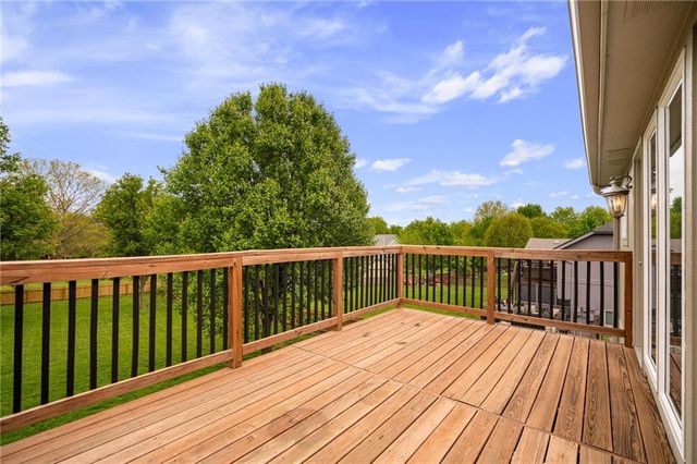 21505 W 50th Street, Shawnee, KS 66226