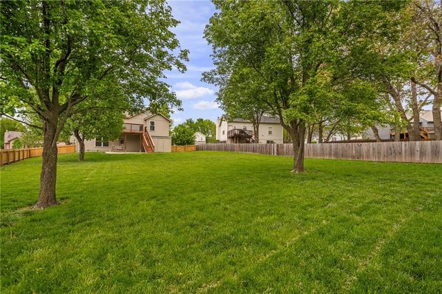 21505 W 50th Street, Shawnee, KS 66226