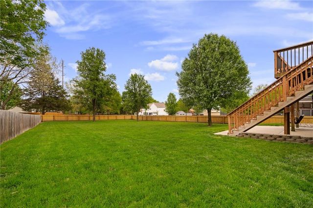 21505 W 50th Street, Shawnee, KS 66226