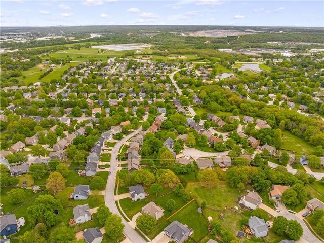 21505 W 50th Street, Shawnee, KS 66226