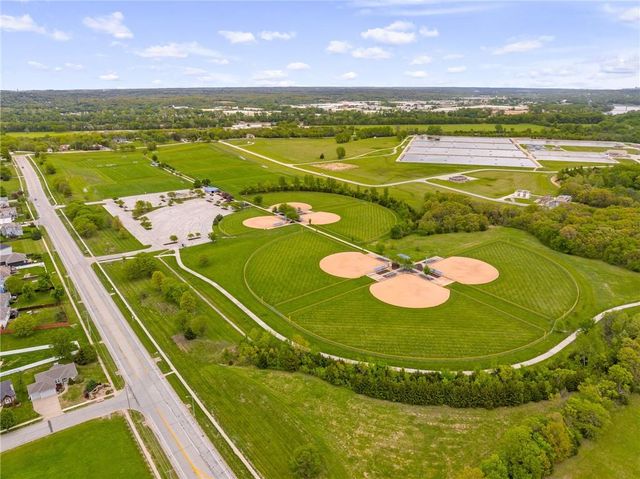 21505 W 50th Street, Shawnee, KS 66226