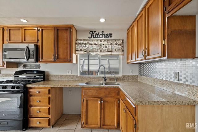 1301 Taft Highway 91, Bakersfield, CA 93307