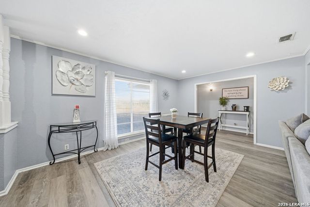 374 Vine Rd, San Antonio, TX 78264