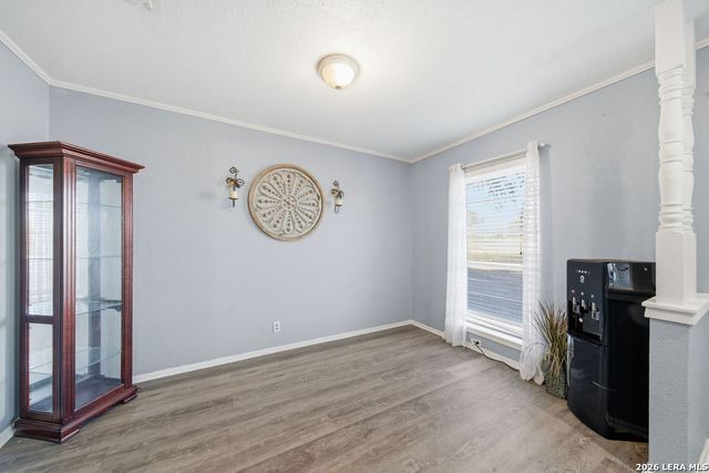 374 Vine Rd, San Antonio, TX 78264