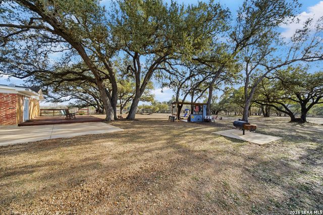 374 Vine Rd, San Antonio, TX 78264