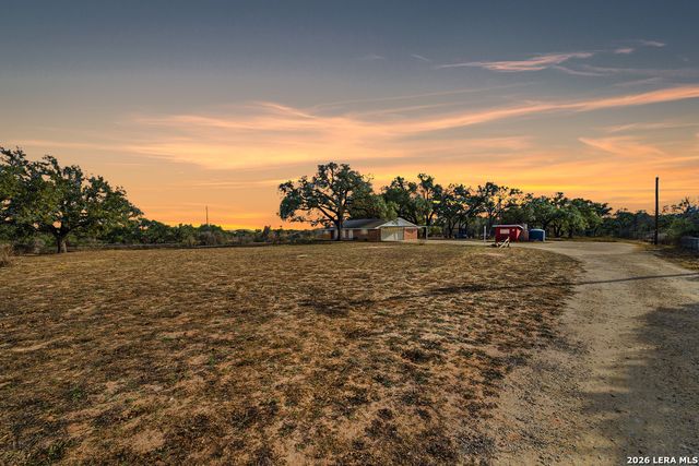 374 Vine Rd, San Antonio, TX 78264