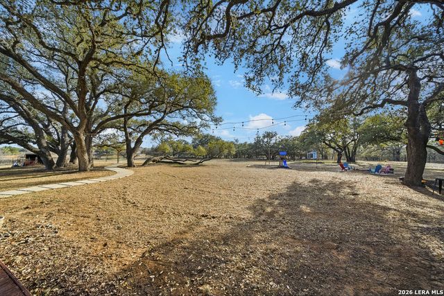 374 Vine Rd, San Antonio, TX 78264