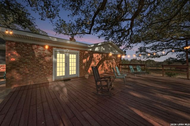 374 Vine Rd, San Antonio, TX 78264