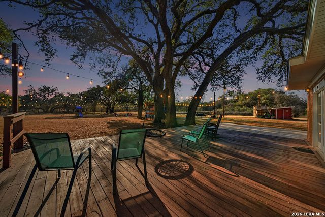 374 Vine Rd, San Antonio, TX 78264