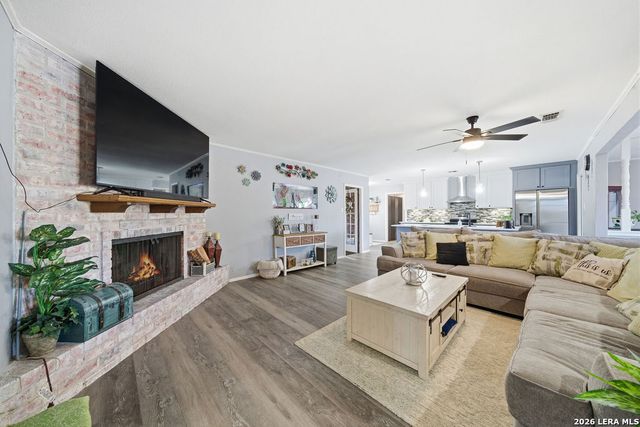 374 Vine Rd, San Antonio, TX 78264