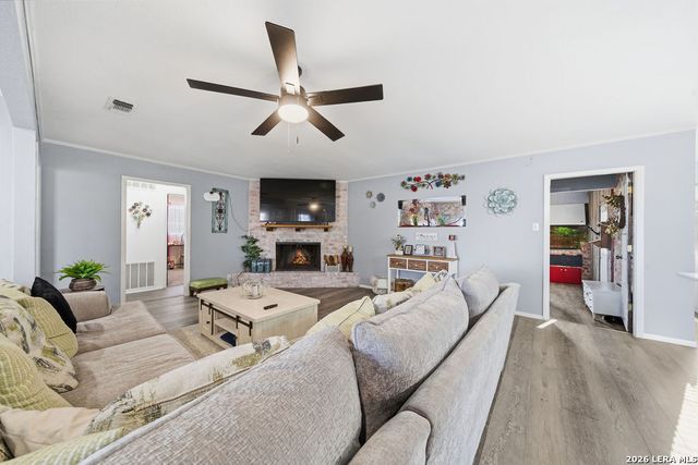 374 Vine Rd, San Antonio, TX 78264