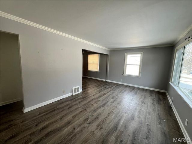 1030 Addison, St Louis, MO 63137