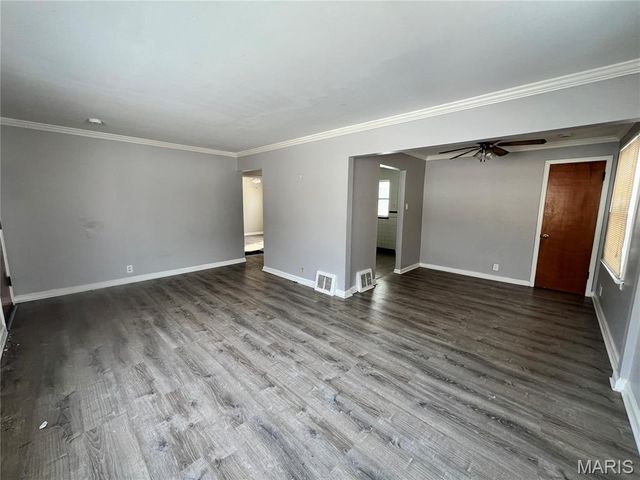 1030 Addison, St Louis, MO 63137