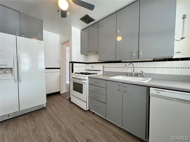 1030 Addison, St Louis, MO 63137