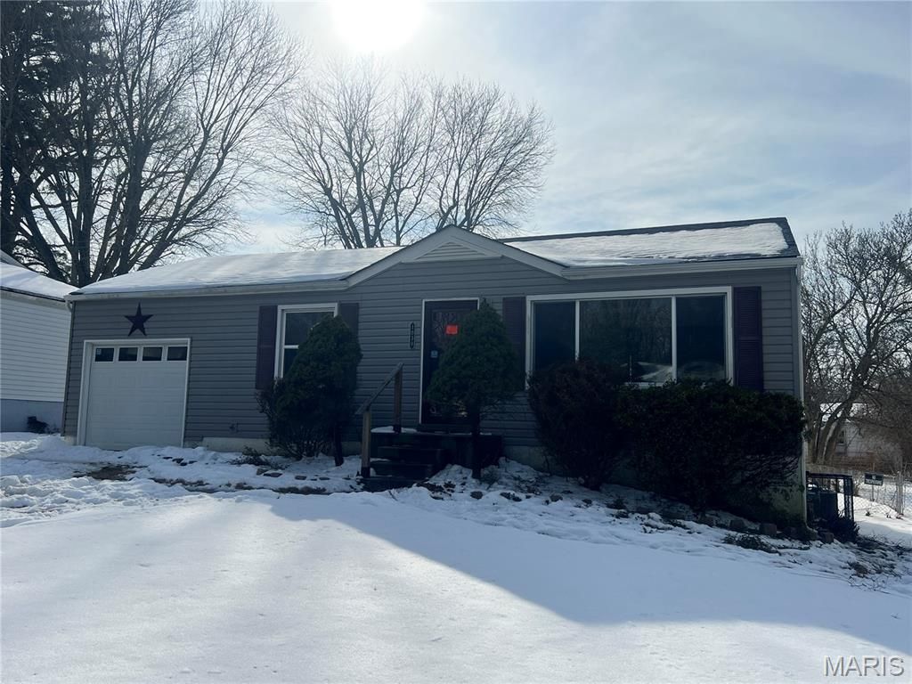 1030 Addison, St Louis, MO 63137