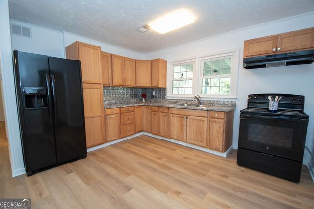 12 Ulas B Ware Road, Newnan, GA 30263