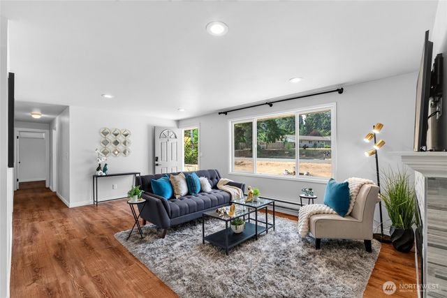 24930 237th Avenue SE, Maple Valley, WA 98038