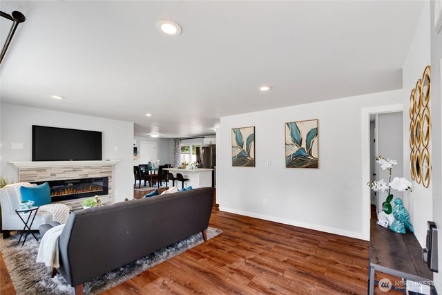 24930 237th Avenue SE, Maple Valley, WA 98038