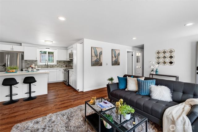 24930 237th Avenue SE, Maple Valley, WA 98038