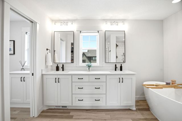 16845 46th Avenue N, Plymouth, MN 55446