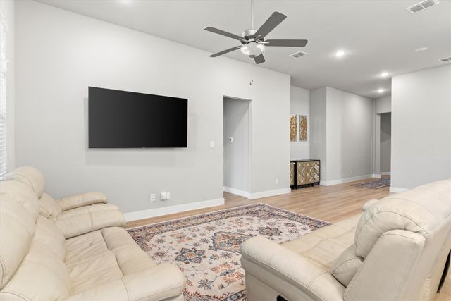 5823 Heatherwood Loop, Sachse, TX 75048