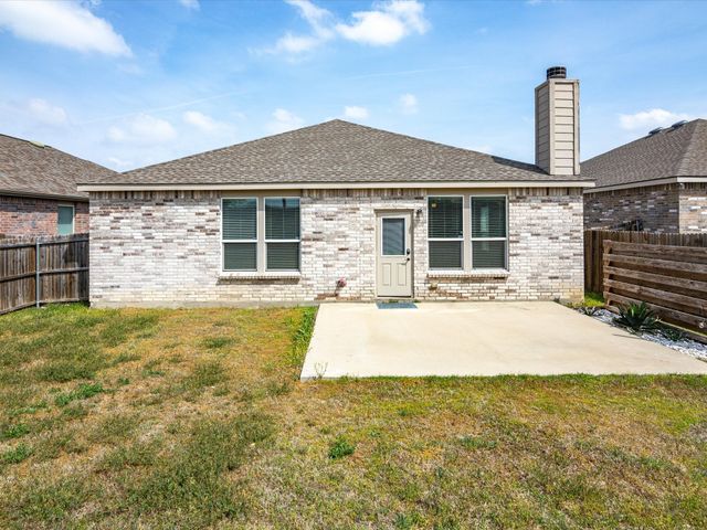 8213 Wildwest Drive, Fort Worth, TX 76131