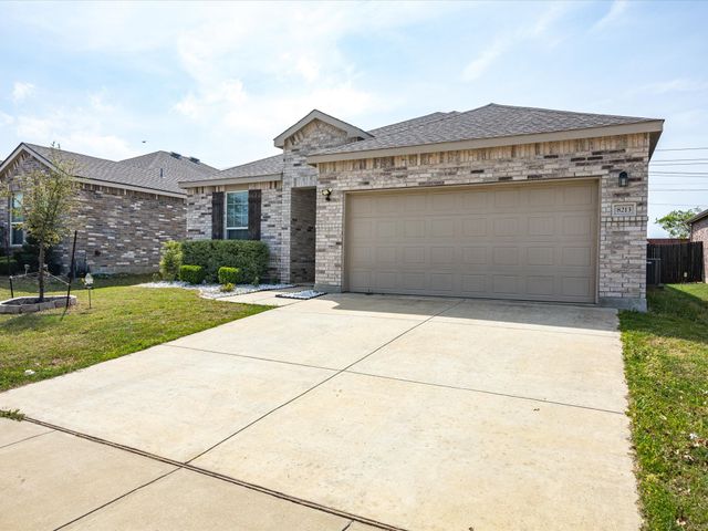 8213 Wildwest Drive, Fort Worth, TX 76131