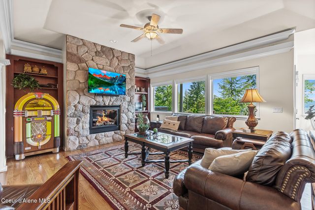 555 W Harbor View DR, Coeur D'alene, ID 83814