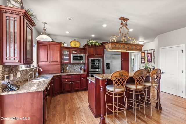 555 W Harbor View DR, Coeur D'alene, ID 83814
