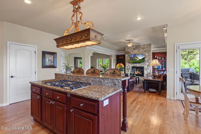 555 W Harbor View DR, Coeur D'alene, ID 83814