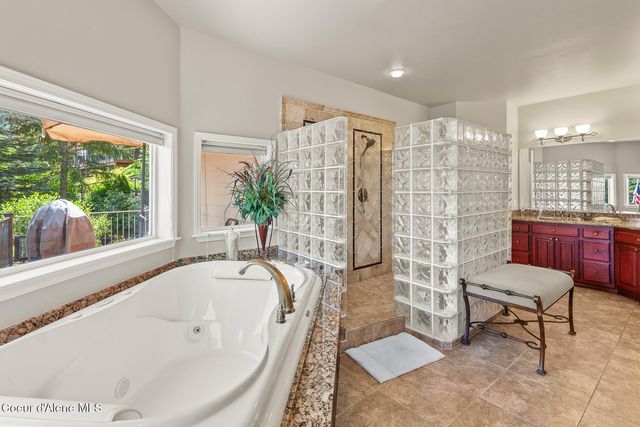 555 W Harbor View DR, Coeur D'alene, ID 83814