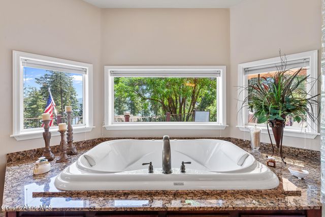 555 W Harbor View DR, Coeur D'alene, ID 83814