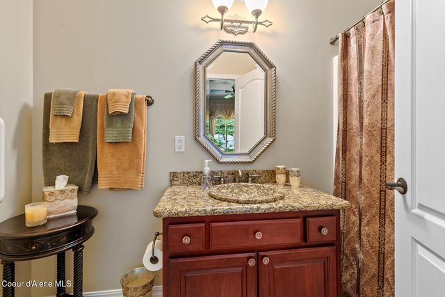 555 W Harbor View DR, Coeur D'alene, ID 83814