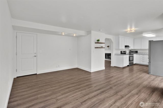 908 Baysinger Place, Enumclaw, WA 98022