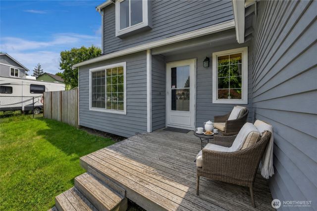 908 Baysinger Place, Enumclaw, WA 98022