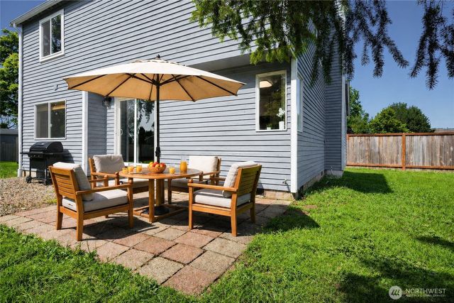 908 Baysinger Place, Enumclaw, WA 98022
