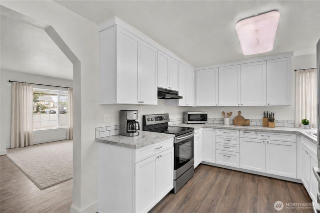 908 Baysinger Place, Enumclaw, WA 98022