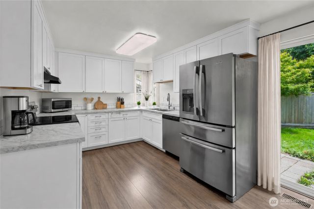 908 Baysinger Place, Enumclaw, WA 98022