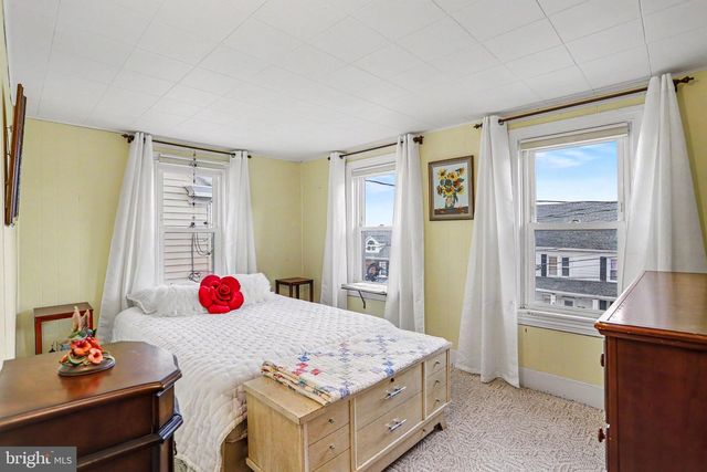 110 S CHARLES ST, Red Lion, PA 17356