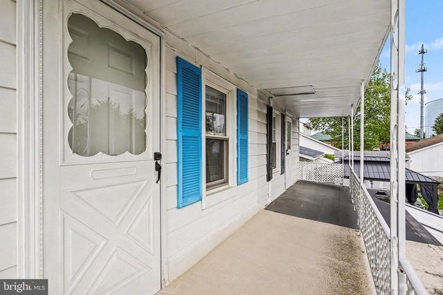110 S CHARLES ST, Red Lion, PA 17356