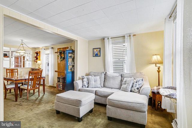 110 S CHARLES ST, Red Lion, PA 17356