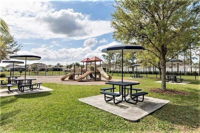 11612 TROPICAL ISLE LANE, Riverview, FL 33579